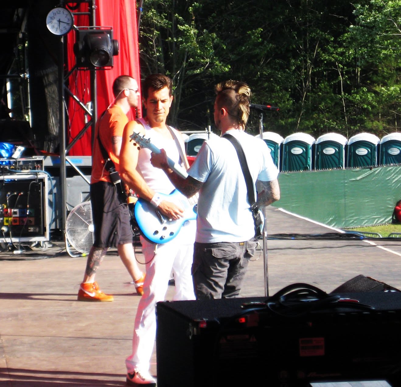 311 live, frame 5