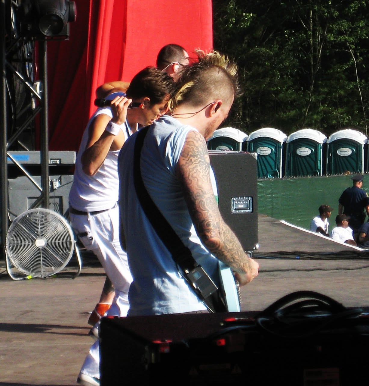 311 live, frame 6