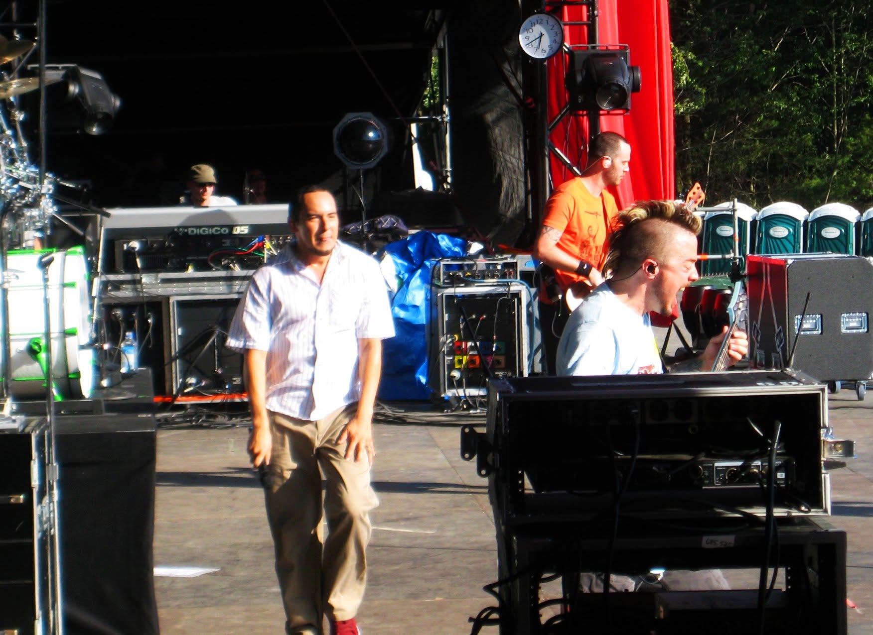 311 live, frame 7