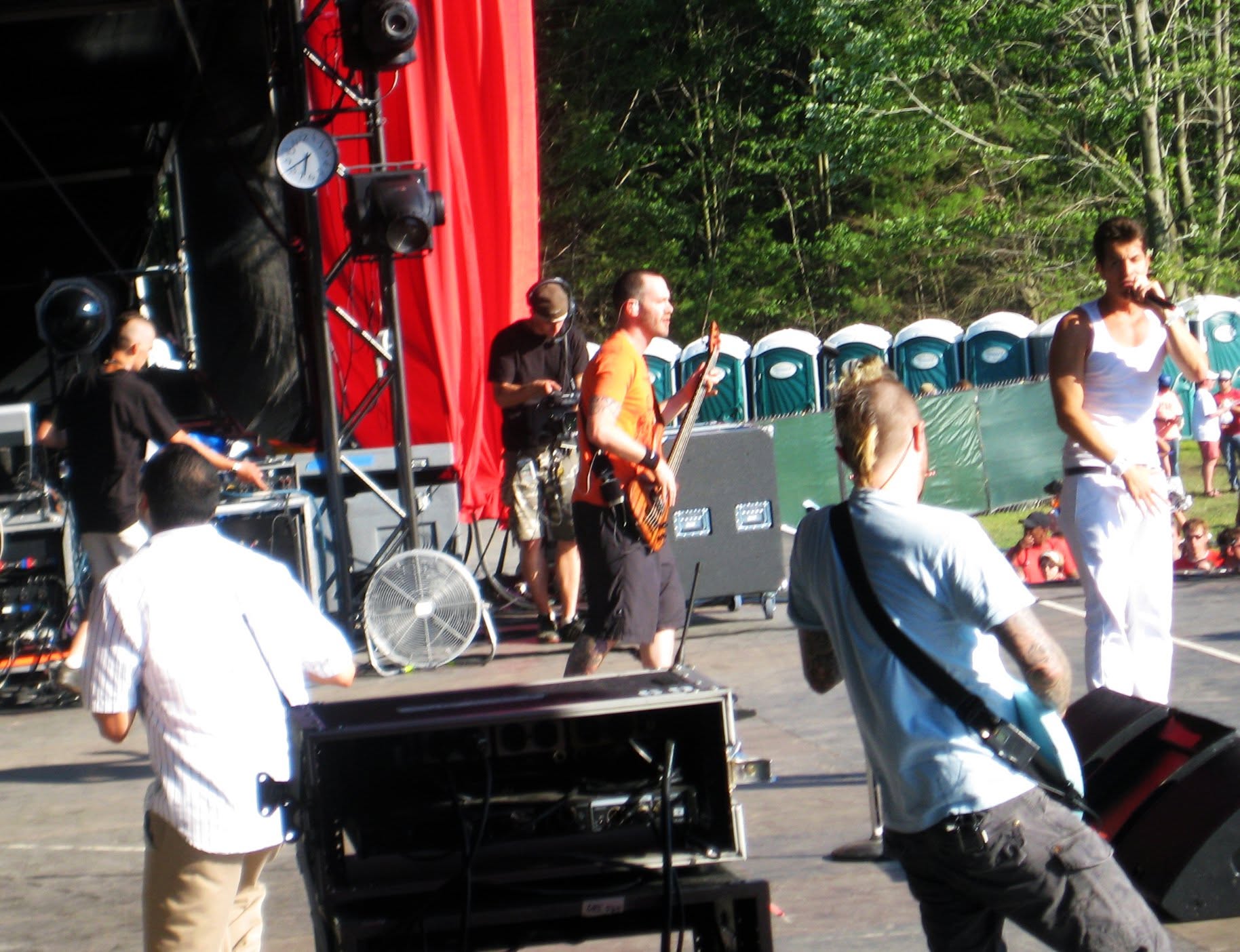 311 live, frame 8