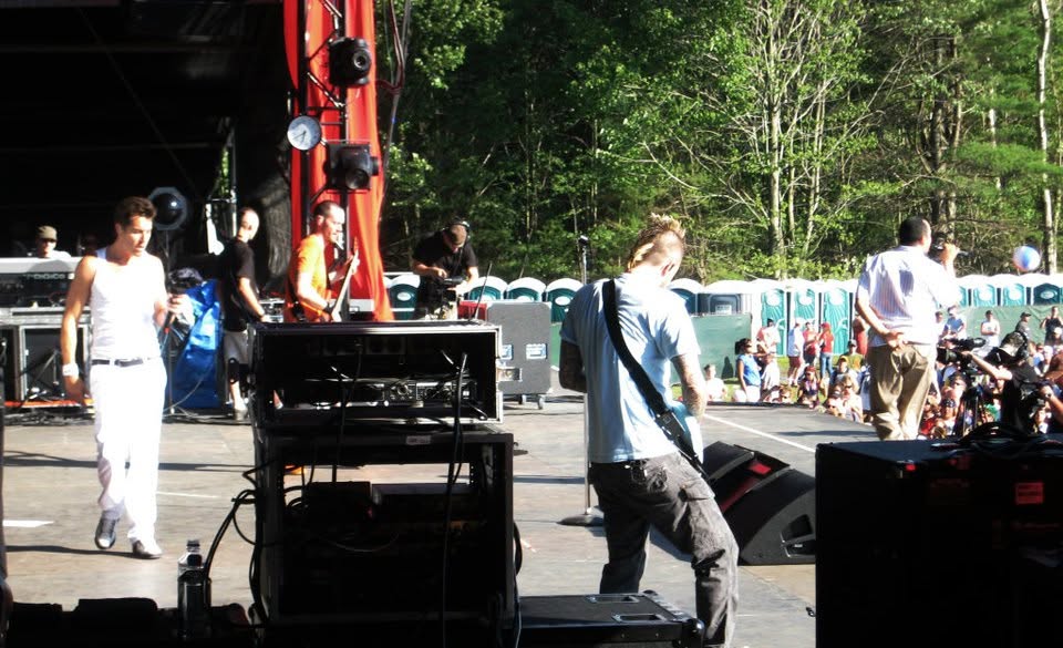 311 live, frame 9