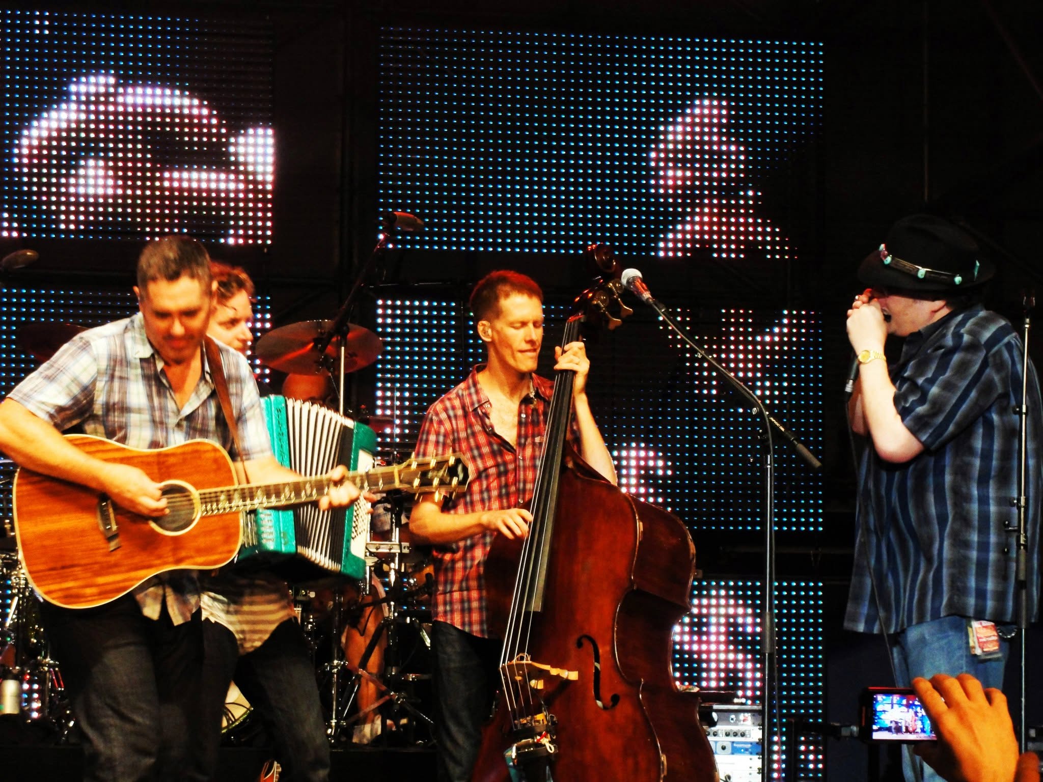 Barenaked Ladies in Philly live, frame 15
