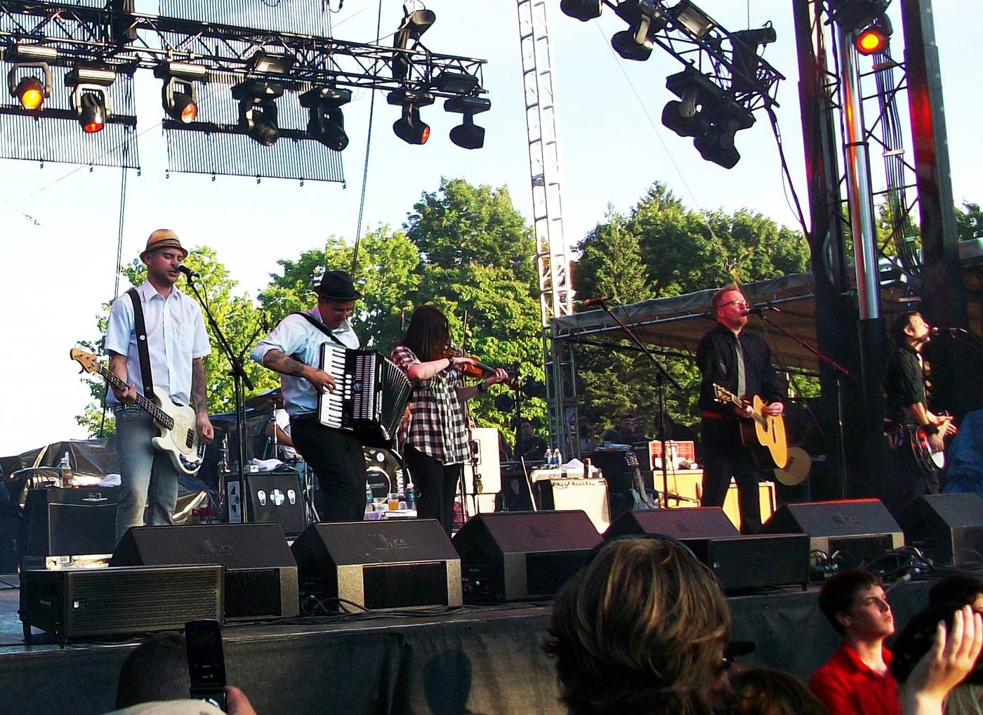 Flogging Molly live, frame 3