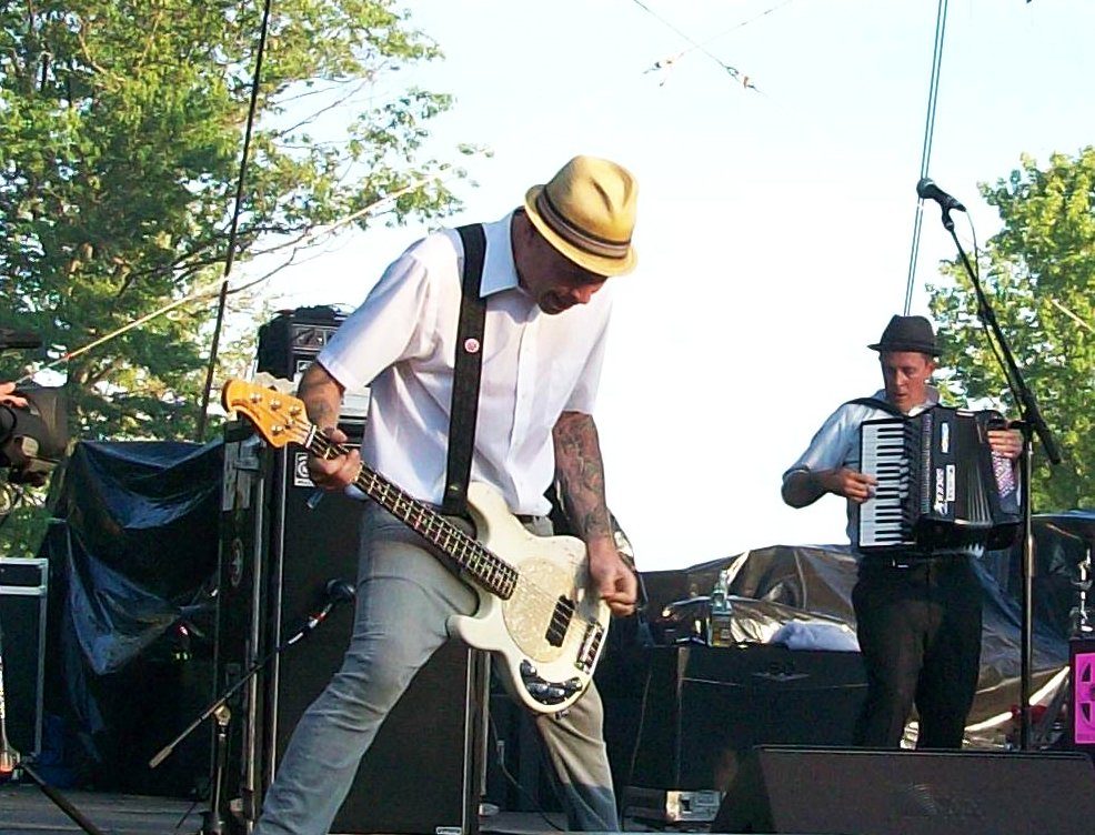 Flogging Molly live, frame 7