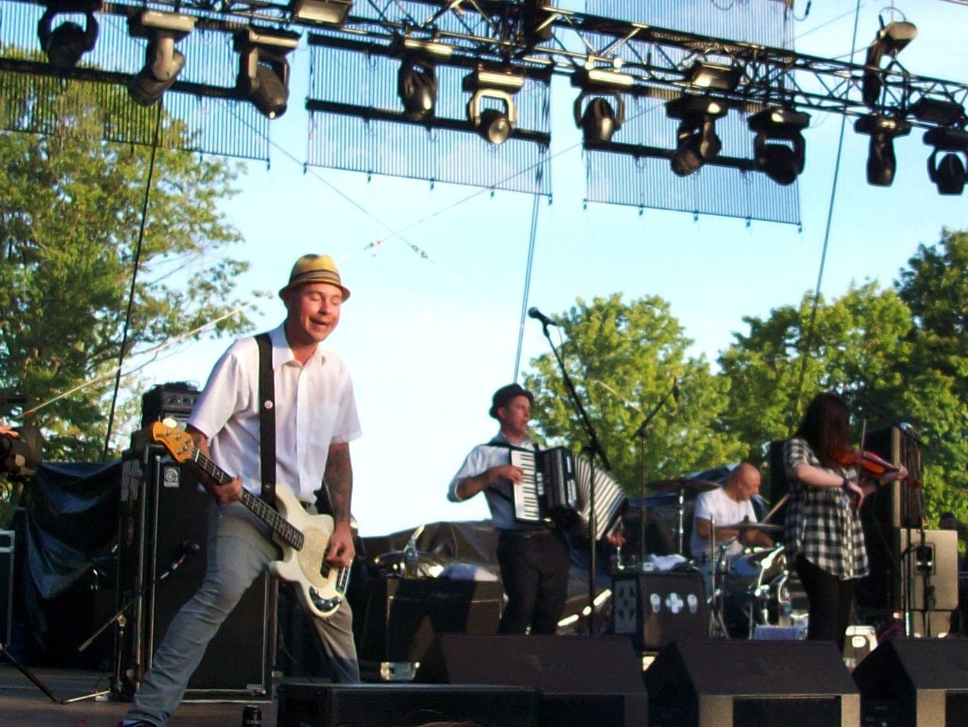 Flogging Molly live, frame 8