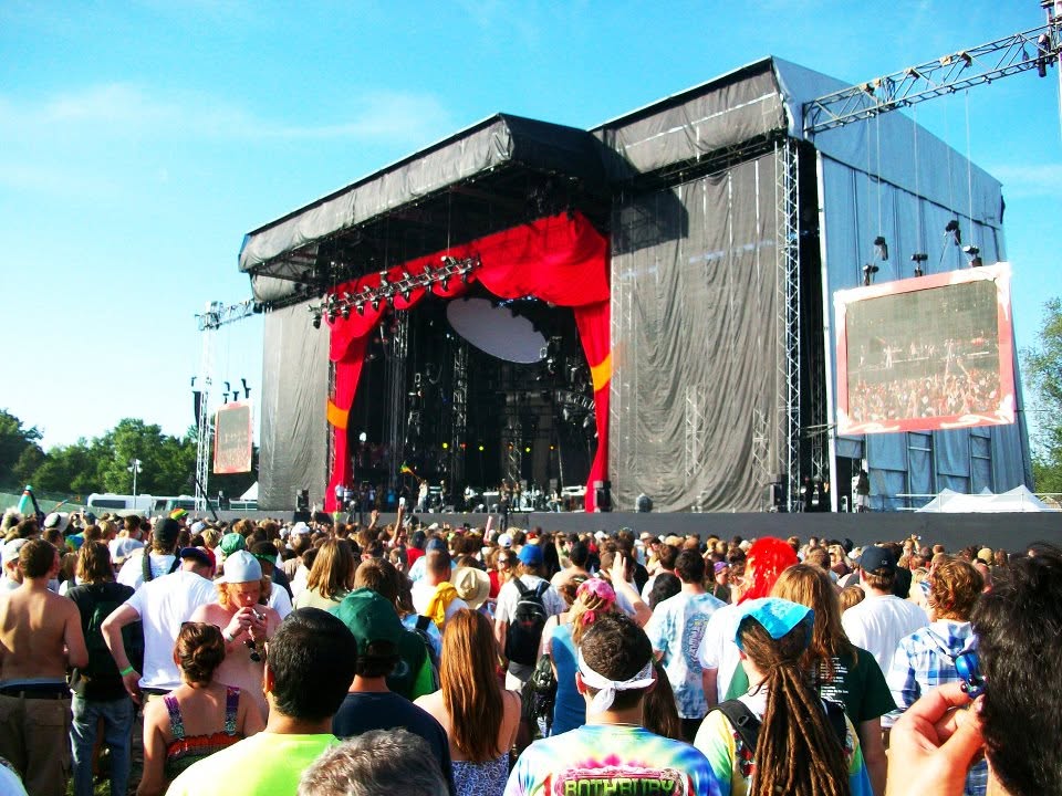 Nas and Damian Marley live, frame 7
