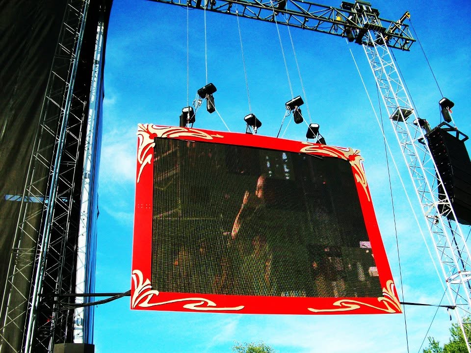 Nas and Damian Marley live, frame 8
