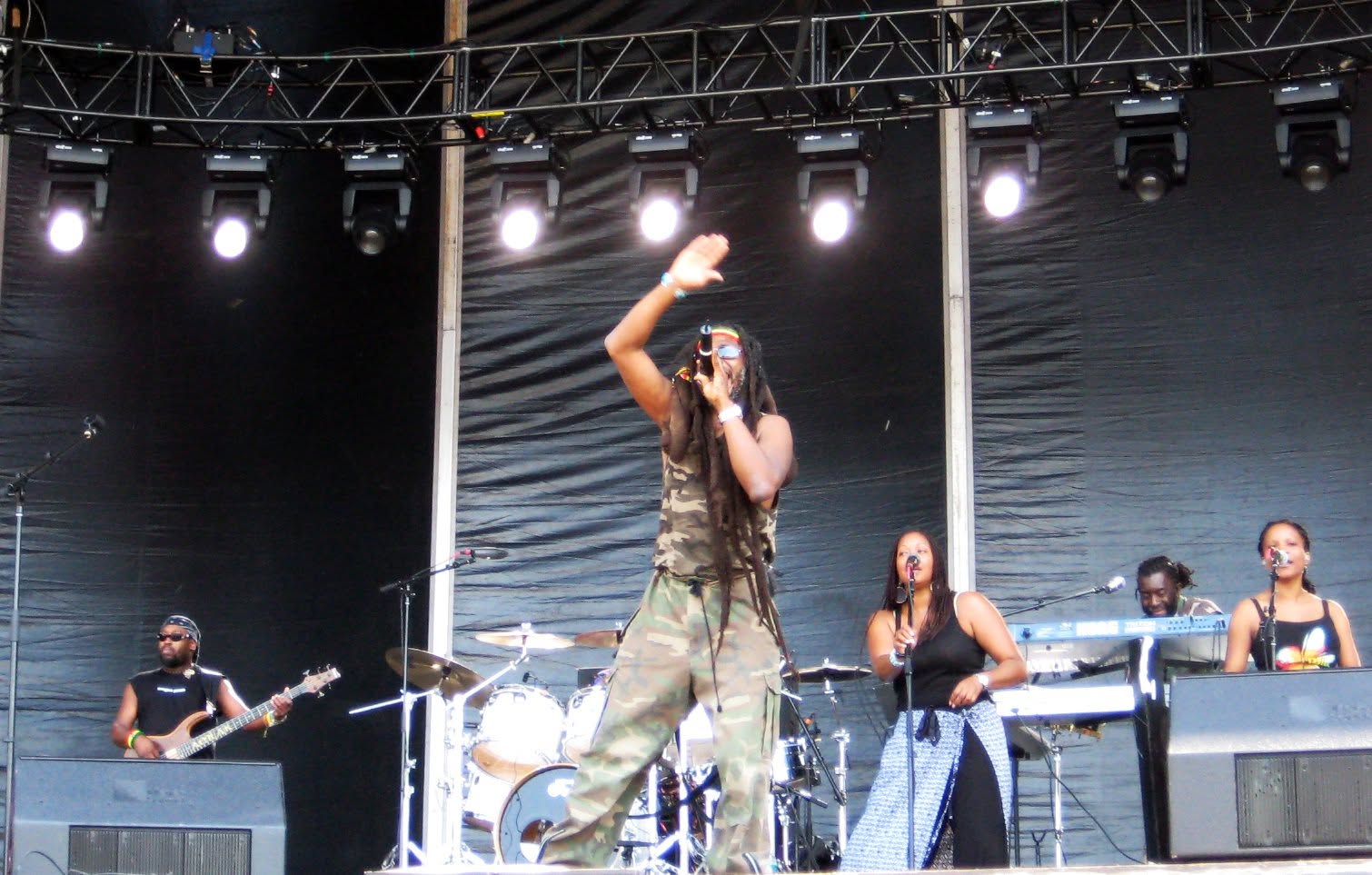 Steel Pulse live, frame 4