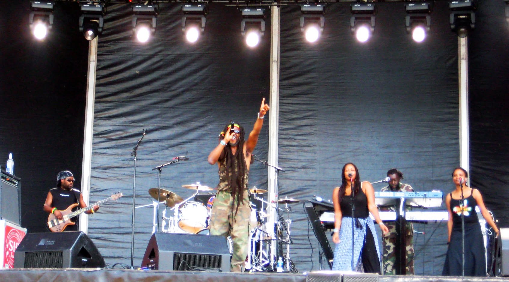 Steel Pulse live, frame 10