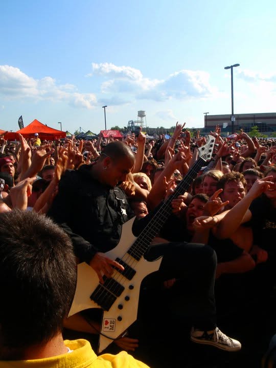 Trivium live, frame 9